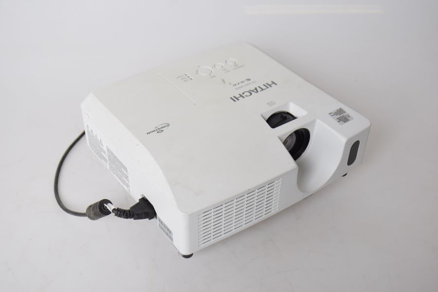 Hitachi CP-X4014WN projector