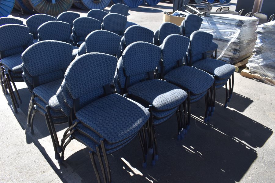 Lot of 28 chairs